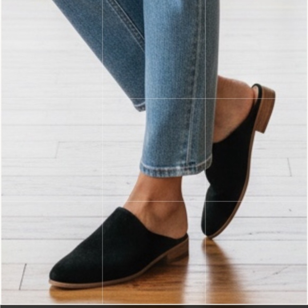 Zodiac Black Suede sophisticated black everyday  low heel Mules Loafers Sz 7